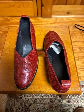 b.o.c. Red Tooled Leather Slip-On Flats